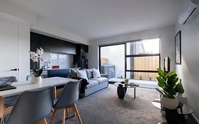 Luxury 2 Bed Townhome In Cbd