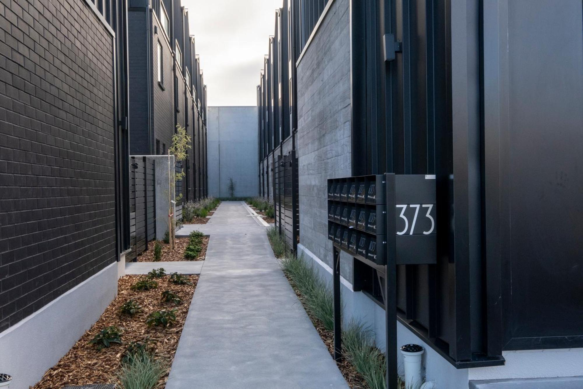 Luxury 2 Bed Townhome In Cbd 基督城 外观 照片